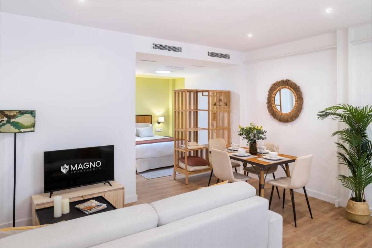Magno Apartments Feria 132 Sevilla Bagian luar foto